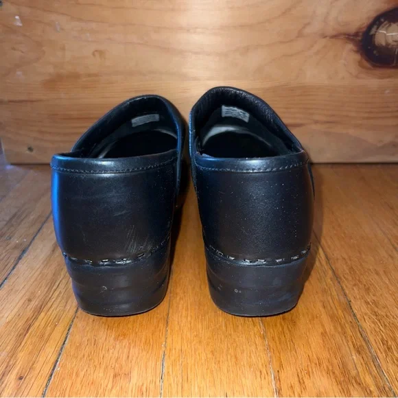 LL Bean Black Leather Clogs Women's Size 9. Great condition - Picture 4 of 5